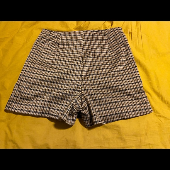 Love Tree Plaid Mini Skort - Picture 5 of 8